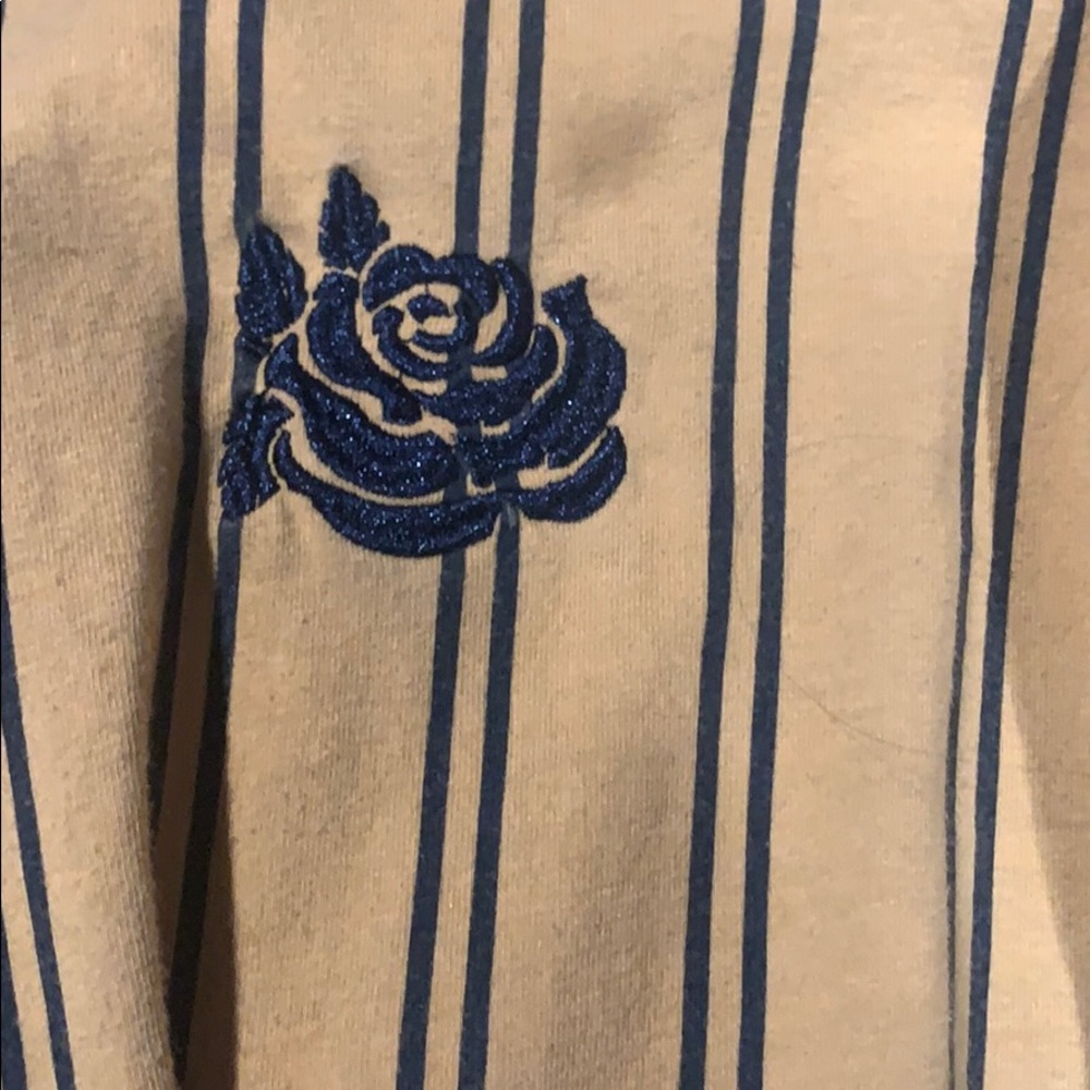 Shirt - Picture 2 of 4